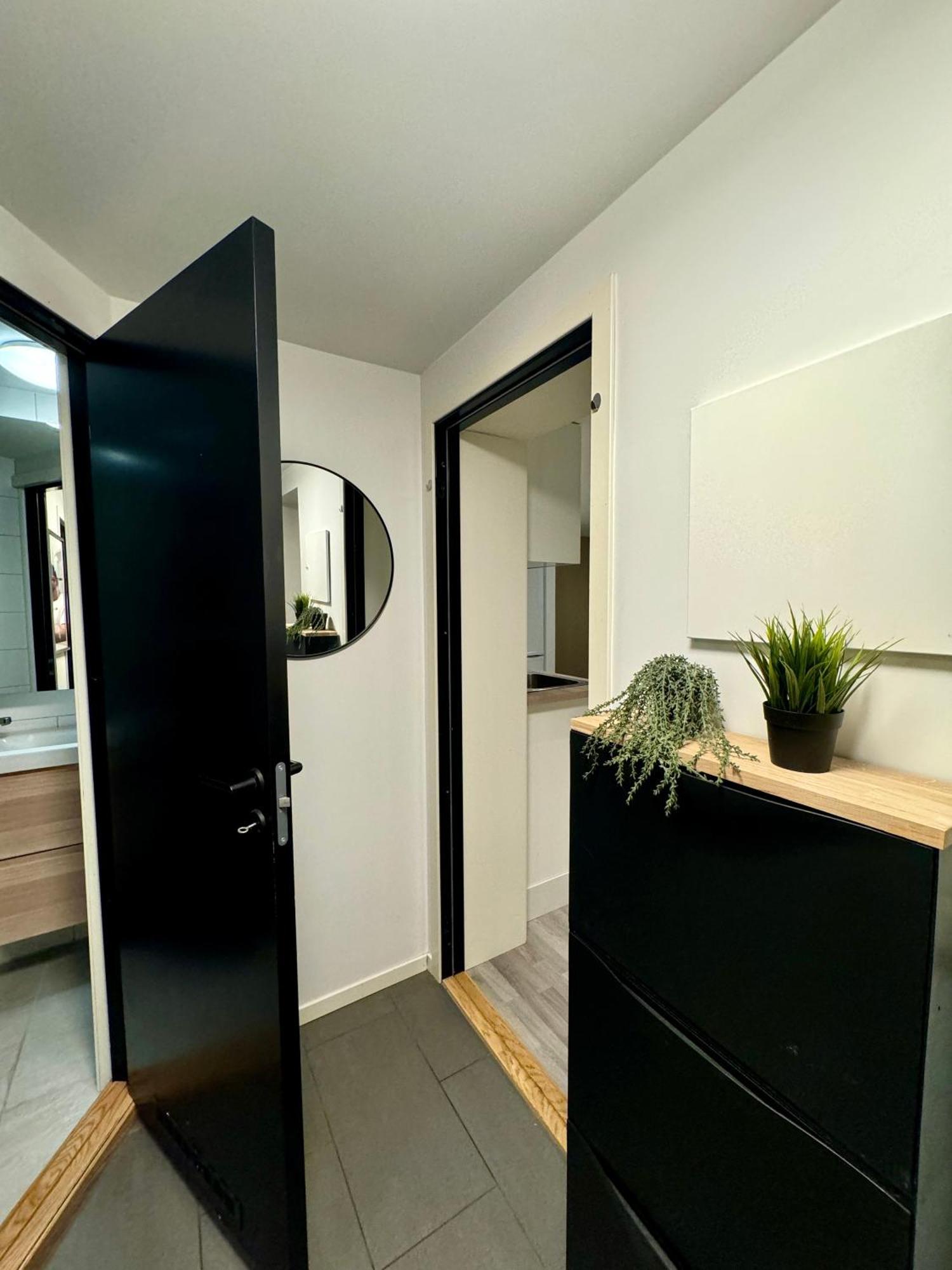 Aurora Polaris Apartment - 750M From Citycenter - Free Parking Тромсьо Екстериор снимка