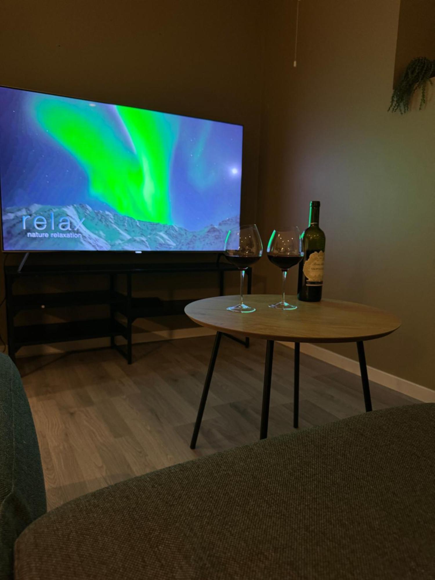 Aurora Polaris Apartment - 750M From Citycenter - Free Parking Тромсьо Екстериор снимка